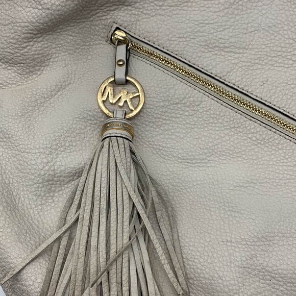 Michael Michael Kors Bone Color Pebble Leather Hobo Bag LP4256 - Picture 4 of 14